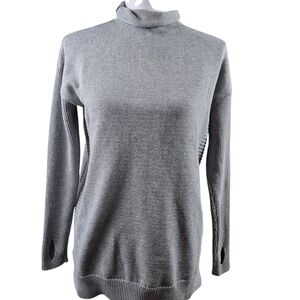 Tahari Gray Ribbed Turtleneck Sweater in Small